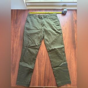 Banana Republic Men's Athletic Chino Pants
